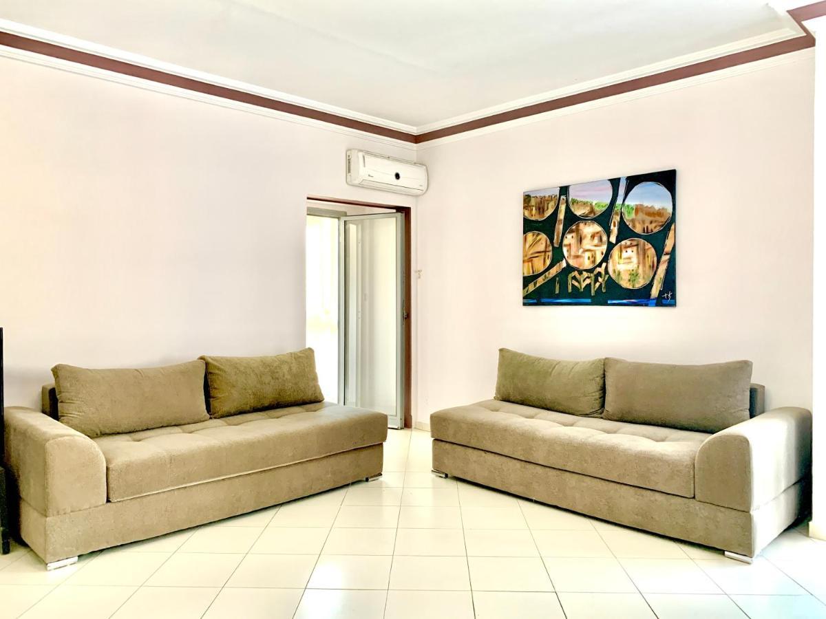 Anfa 28 - 2 Bedrooms - Well Located Apartment - Large And Pleasant Казабланка Екстериор снимка