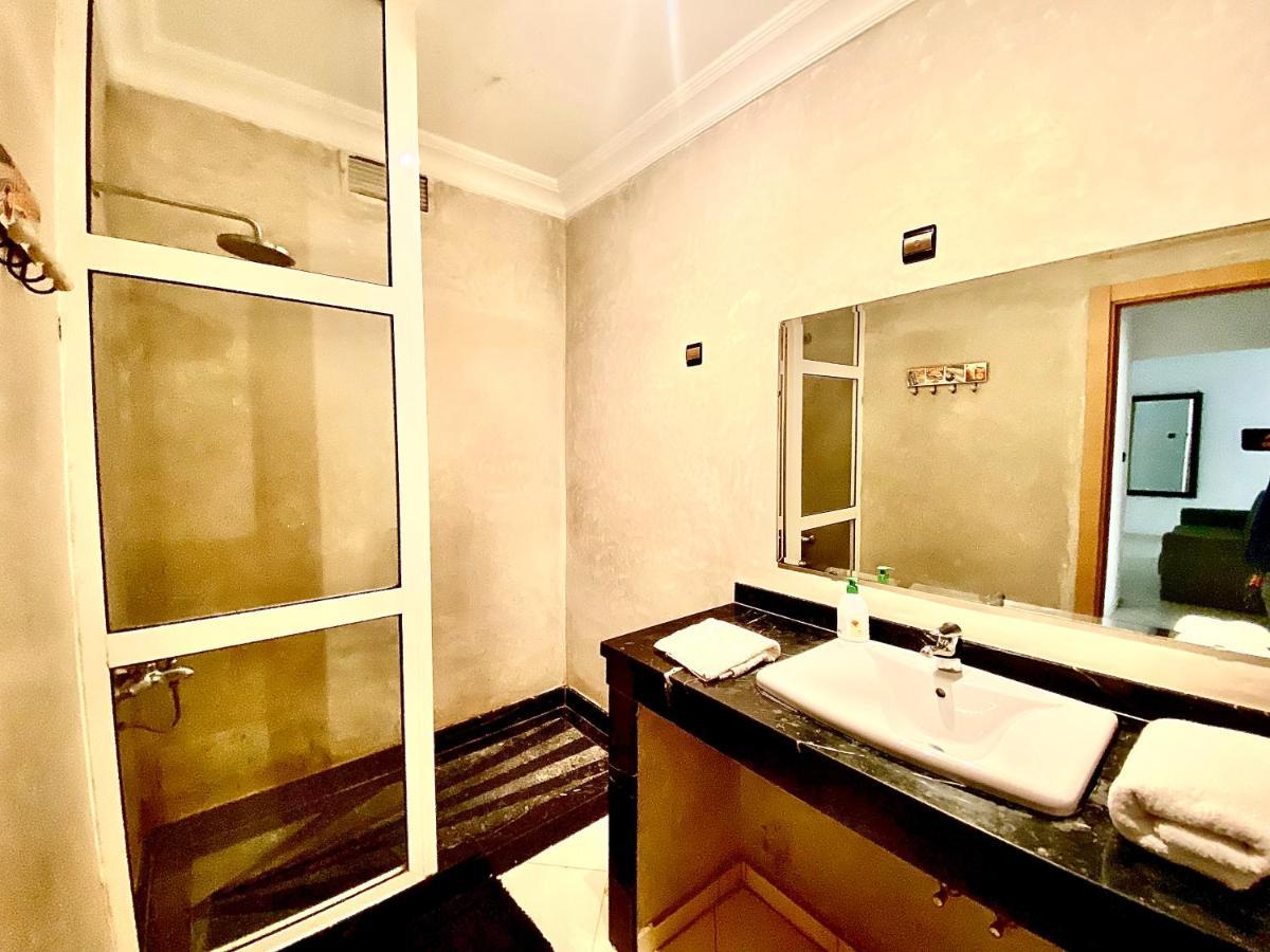 Anfa 28 - 2 Bedrooms - Well Located Apartment - Large And Pleasant Казабланка Екстериор снимка